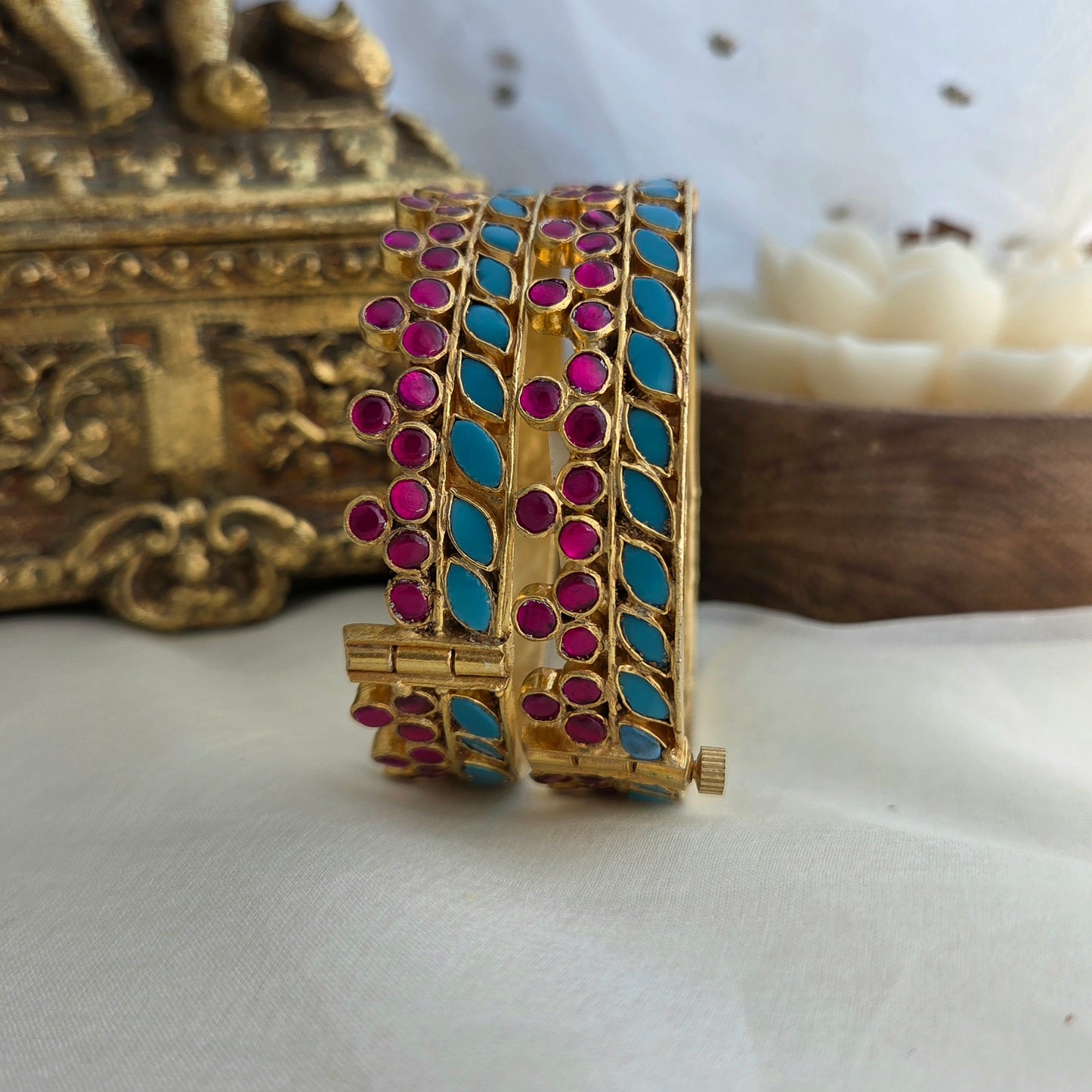Firozi and pink openable kada ( one pair )