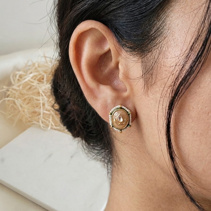 Beautiful peach kundan studs