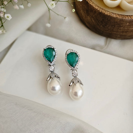 Emerald with pearl drop earing