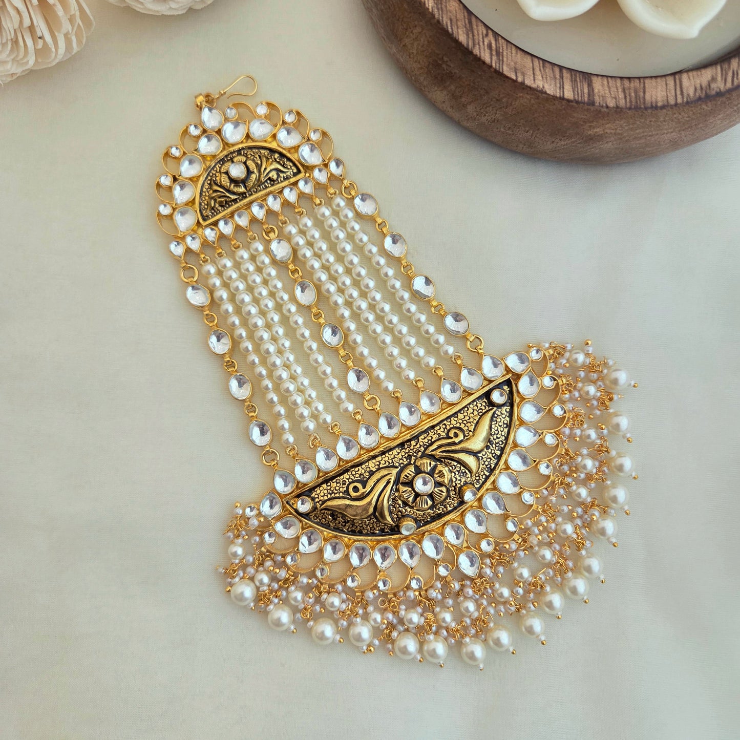 Antique gold passa