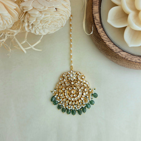 Kundan and emrald droplets maang tikka