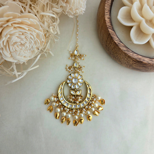 Traditional pipalpatti maang tikka