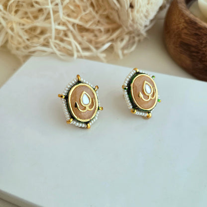 Beautiful peach kundan studs