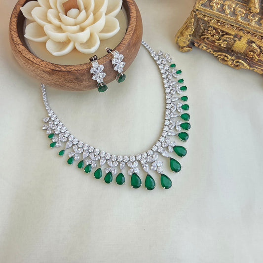 Emerald diamond necklace set