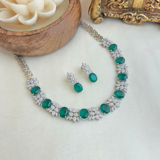Emerald diamond small necklace set