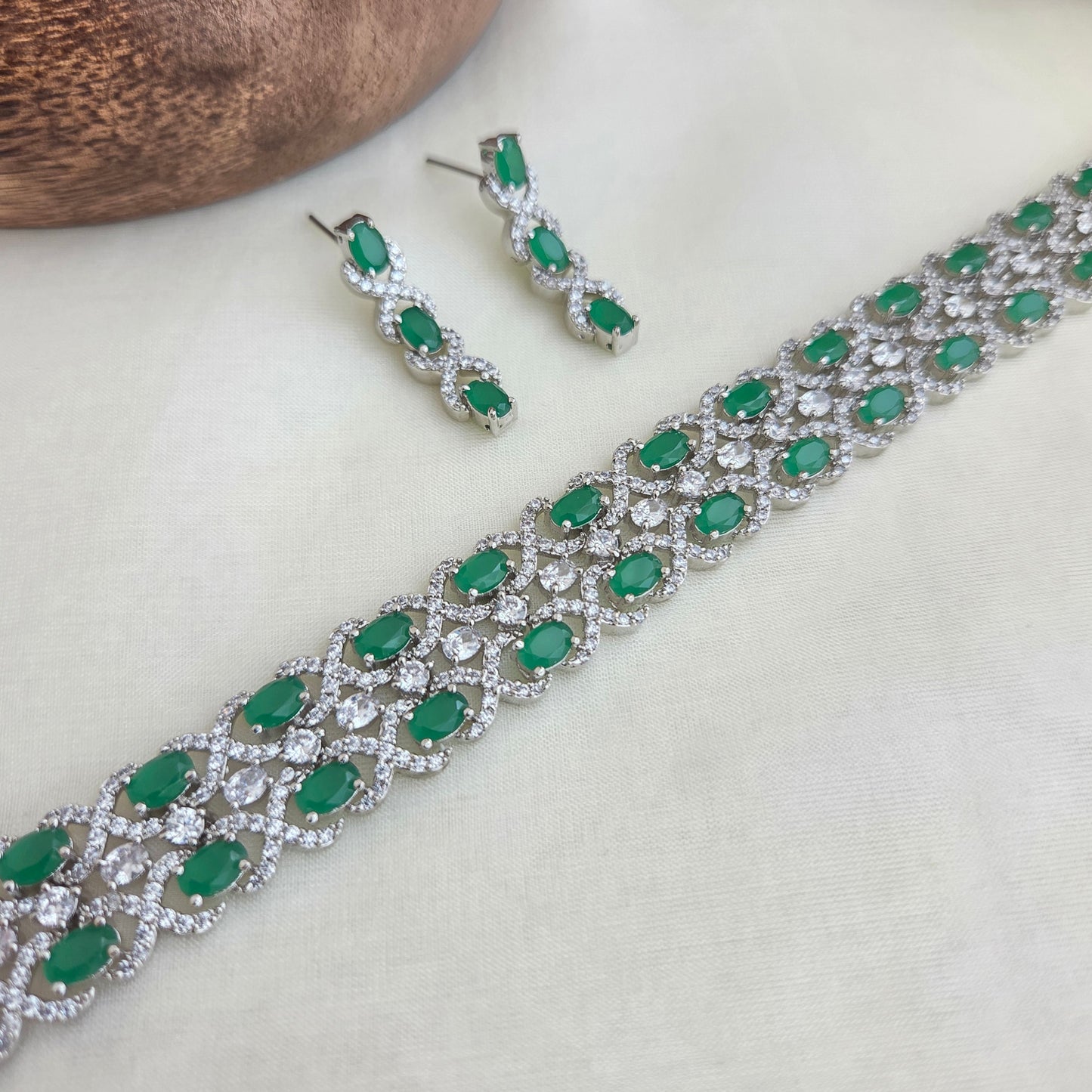 Emerald diamond choker set