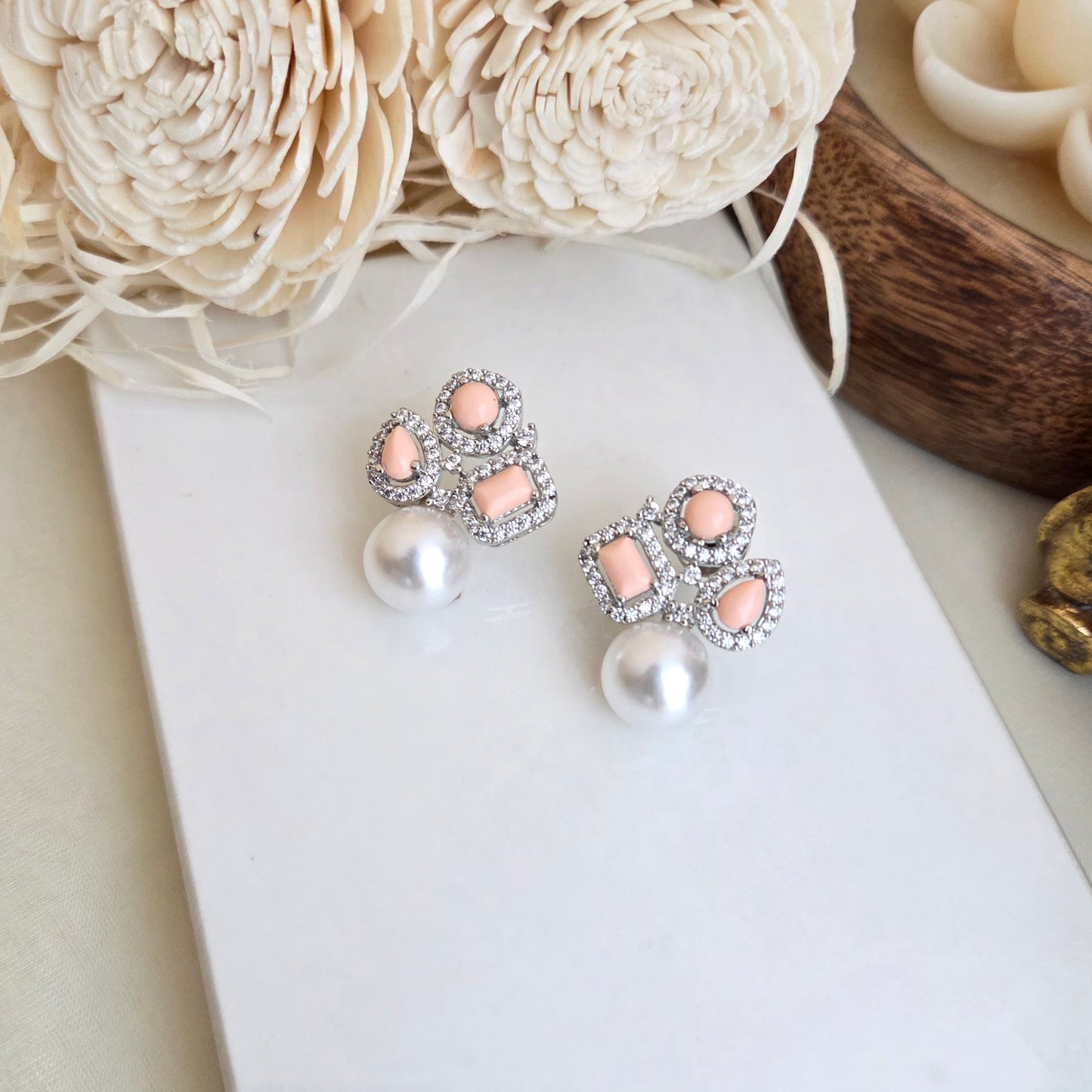 Diamond pearl drop earings