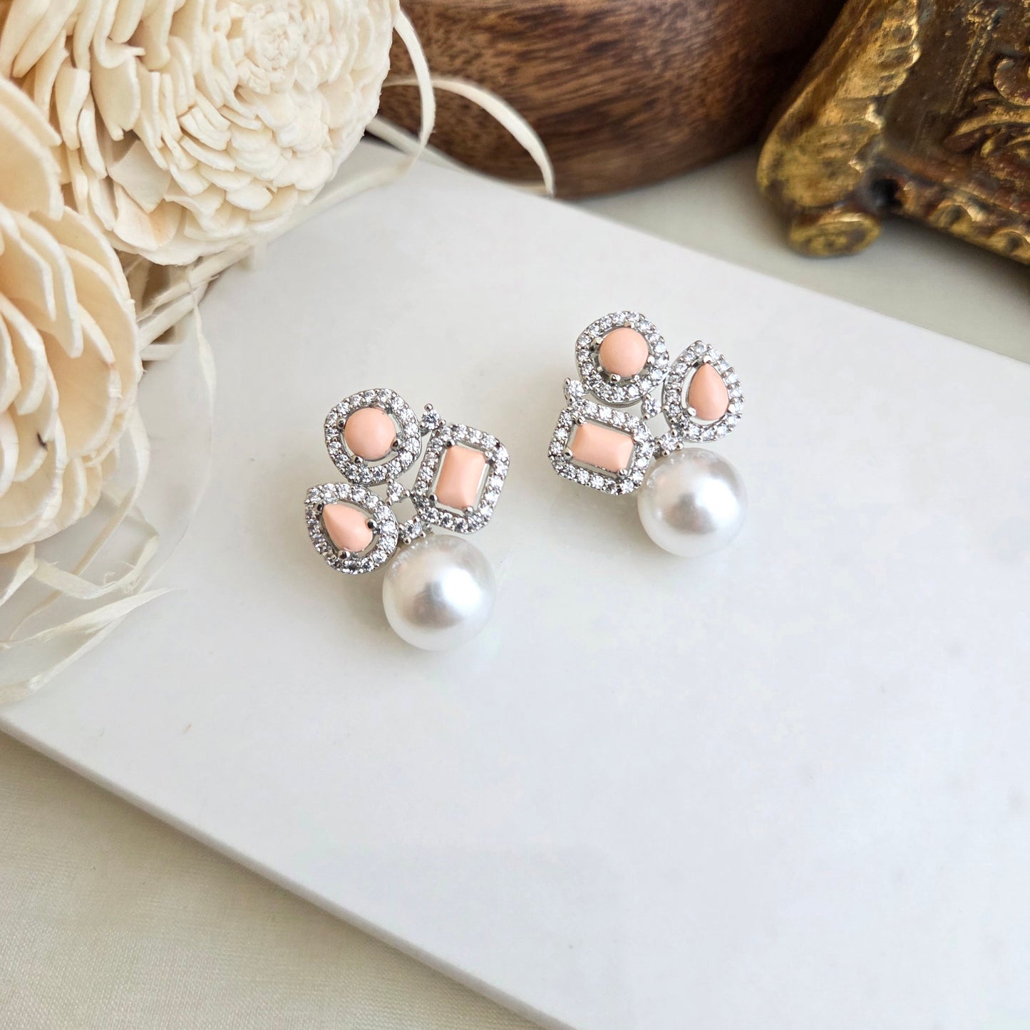 Diamond pearl drop earings