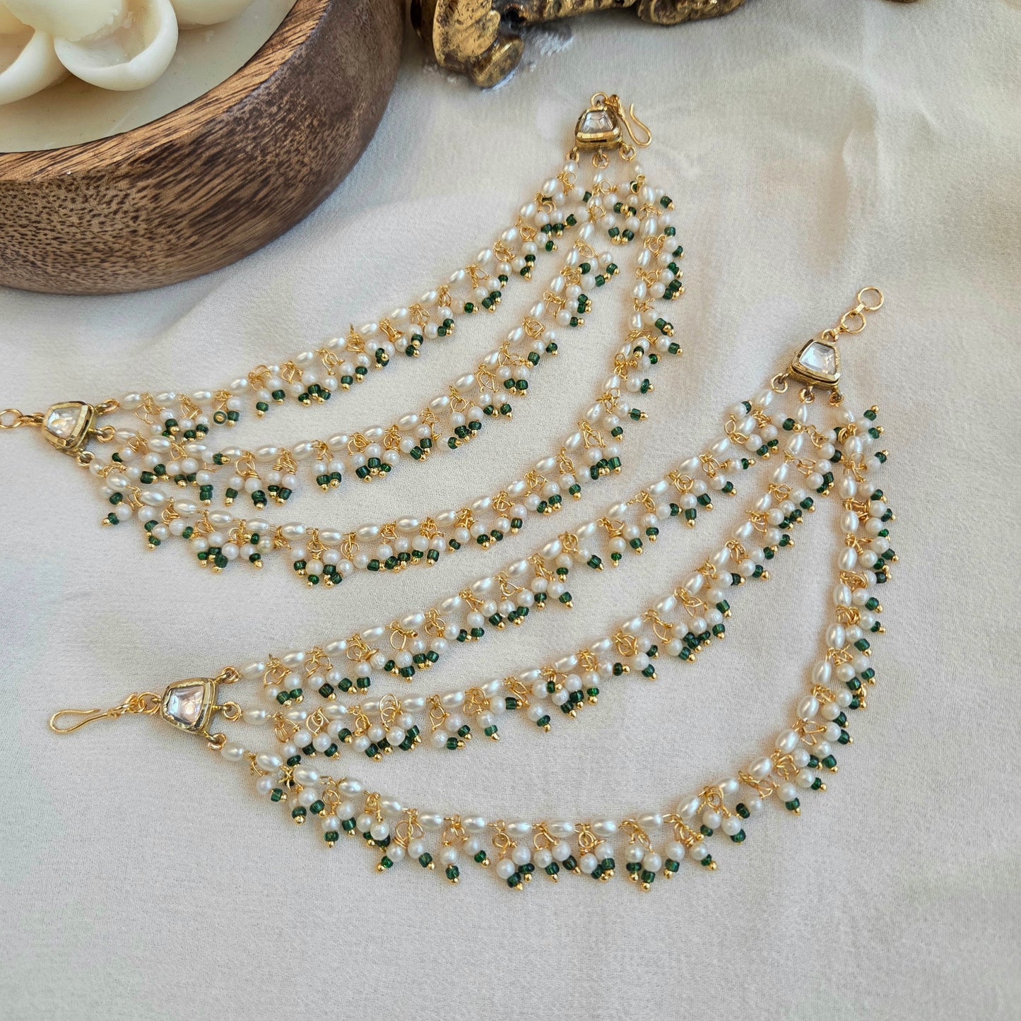 Pearl and green beaded earchain