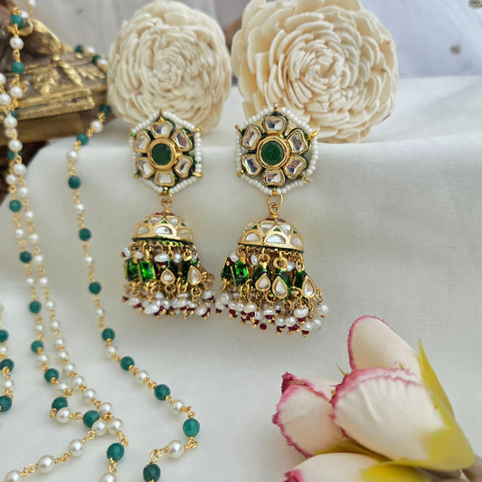 Beautiful kundan emerald jhumka