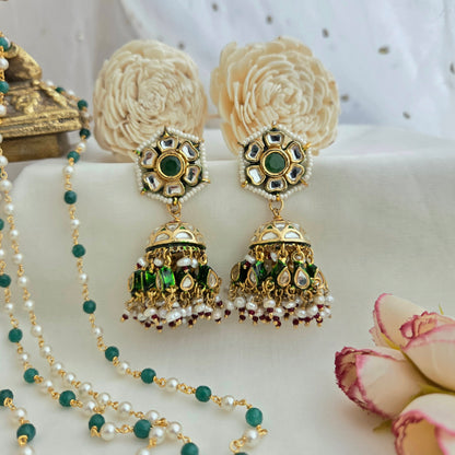 Beautiful kundan emerald jhumka