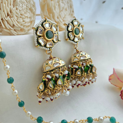 Beautiful kundan emerald jhumka