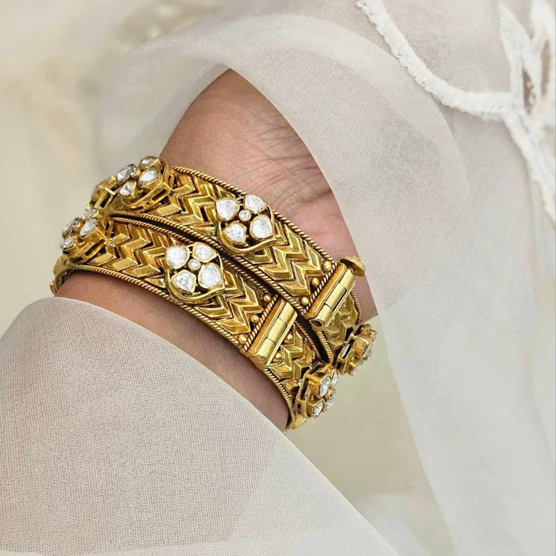 Kundan silver kada with 22ct gold plated ( size 2.6 )