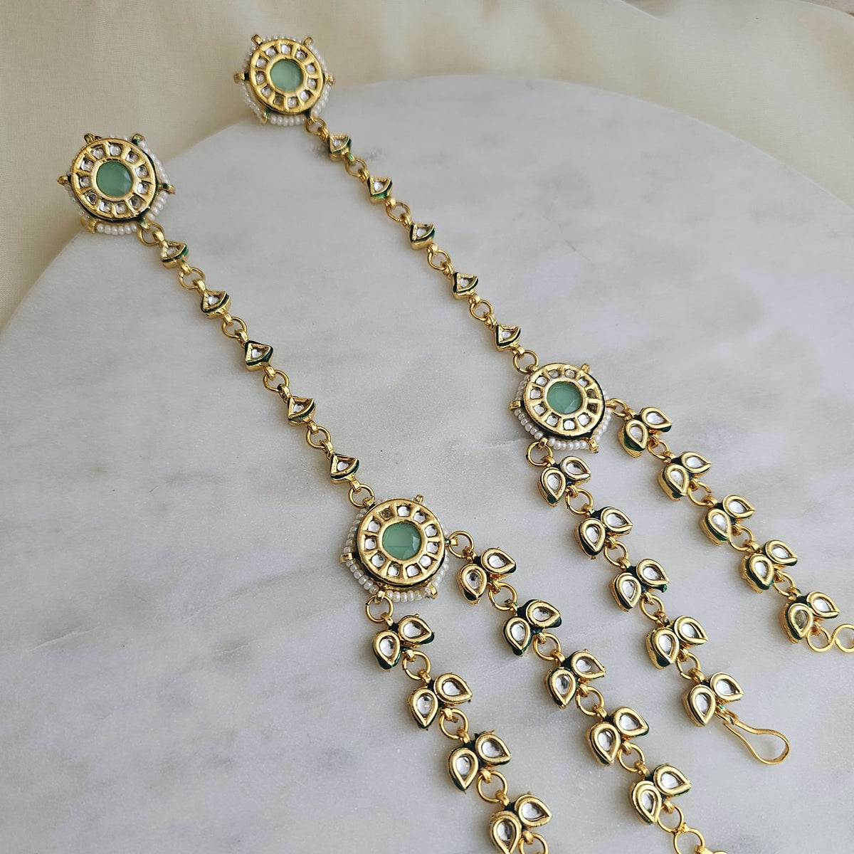 Leaf kundan hathphool