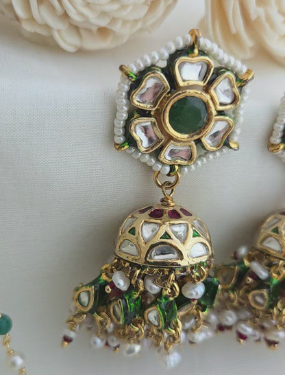 Beautiful kundan emerald jhumka