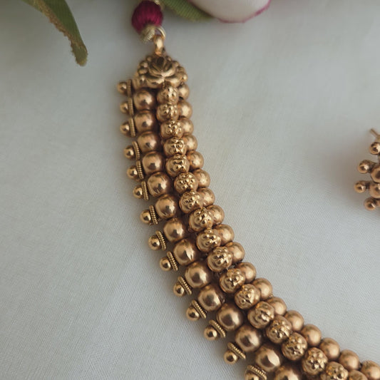 Traditional antique gold necklace set